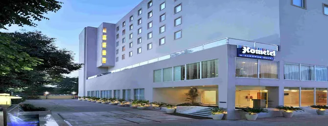 Promenade plans for a waterfront casino-resort stay